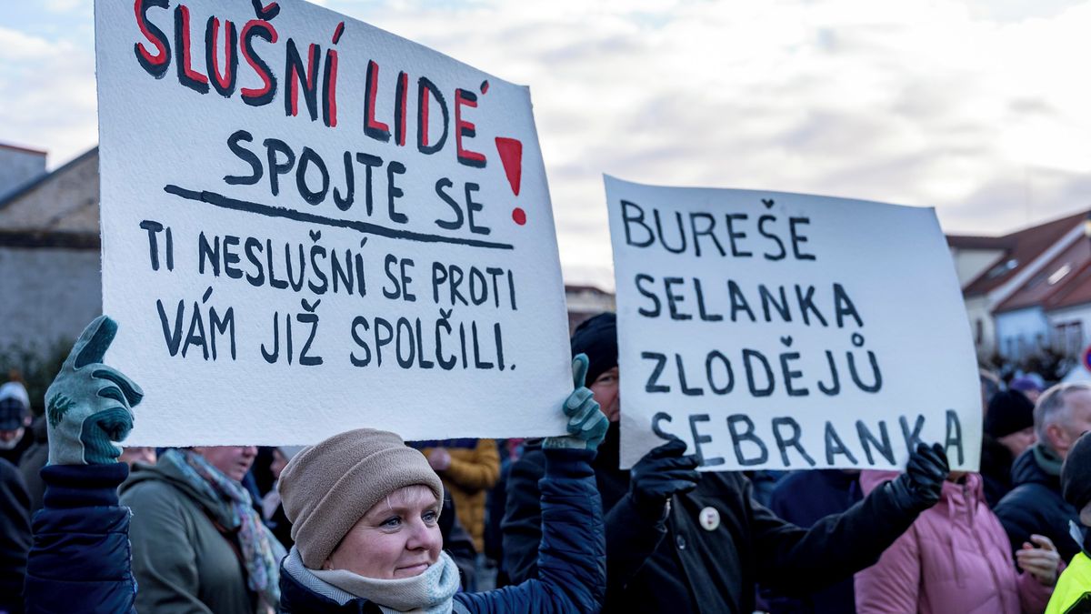 Milion chvilek svolává demonstraci na Letné